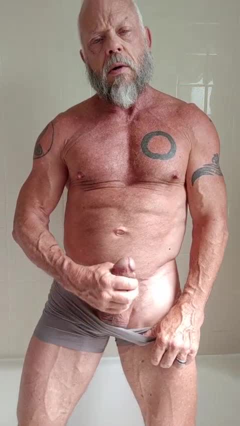 Big Old Cock Massages gets Massaged in Bathroom