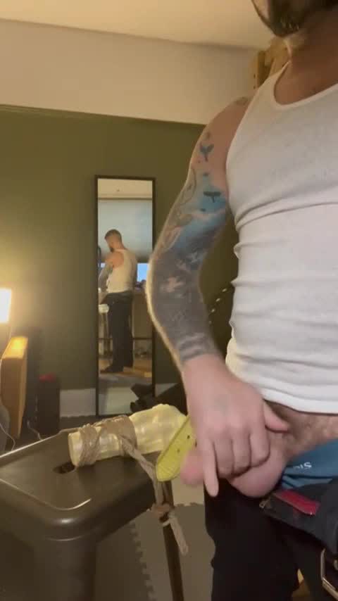 Inked Guy Jacks Off Hard for the Camera