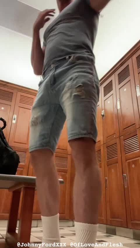 Johnny's routine inside the gym locker room