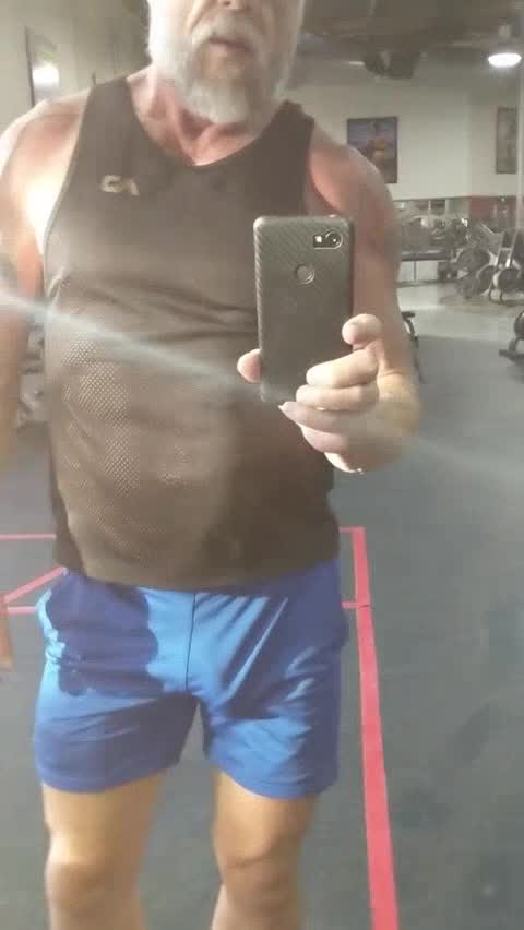 Sweaty Hot Dad Swings his Cock In the Gym Locker Room