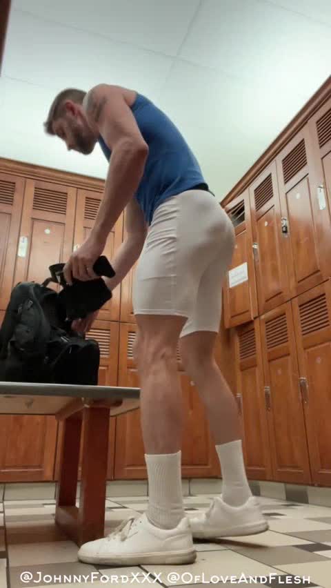 Going naked in a public gym locker room