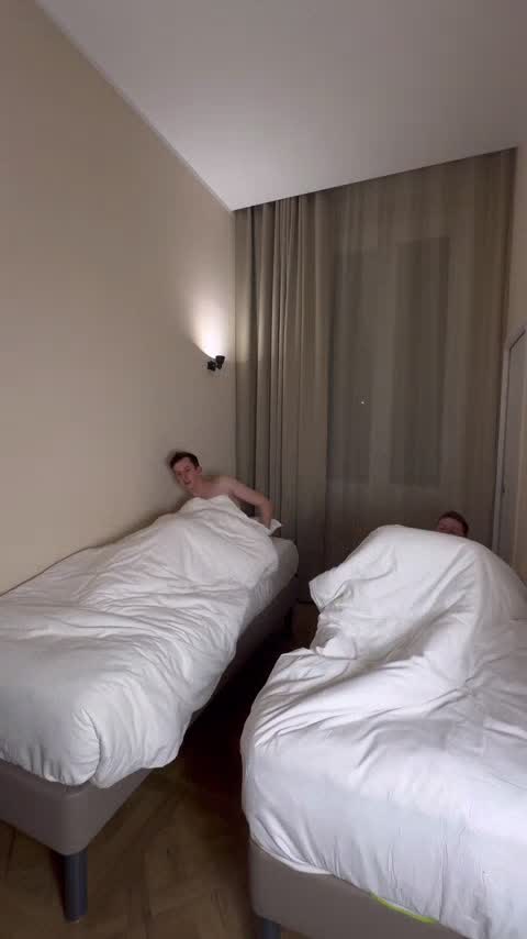 They came for a massage and ended up fucking